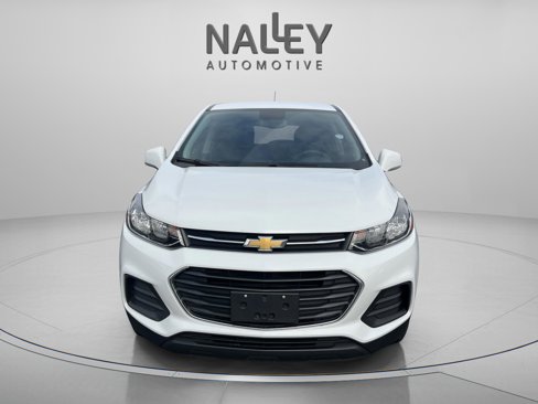 Used 2022 Chevrolet Trax LS w/ Tint and Cruise Package image 8