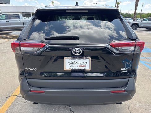 Used 2021 Toyota RAV4 XLE image 6
