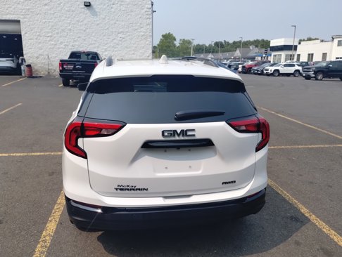 Used 2021 GMC Terrain SLE w/ Driver Convenience Package image 4
