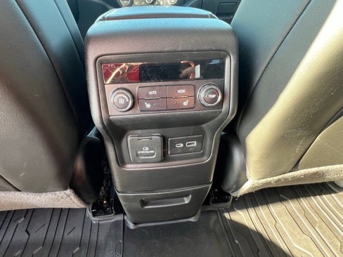 Used 2022 GMC Acadia Denali w/ Denali Technology Package image 14
