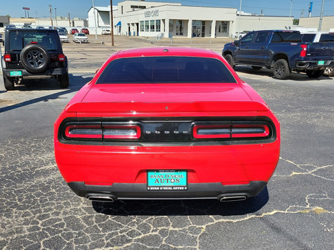 Used 2022 Dodge Challenger SXT image 6