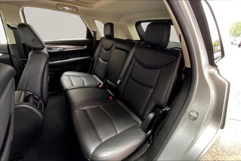 Used 2017 Cadillac XT5 Luxury image 16