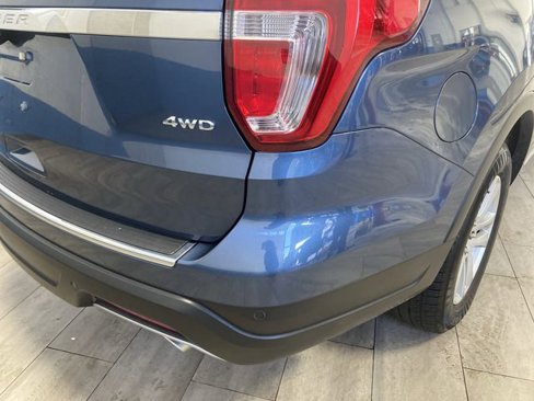 Used 2018 Ford Explorer XLT w/ Equipment Group 202A image 32