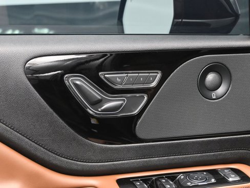 Used 2023 Lincoln Aviator Reserve w/ Elements Package Plus image 13
