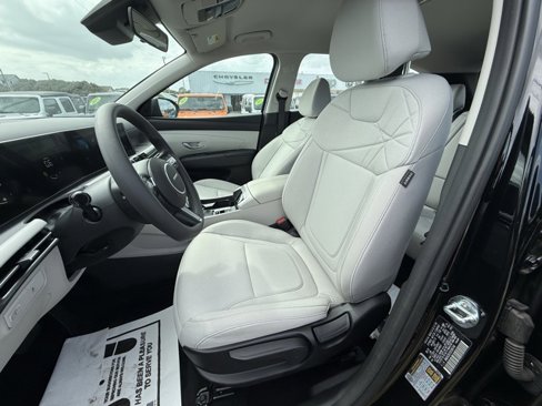 Used 2025 Hyundai Tucson SE image 8