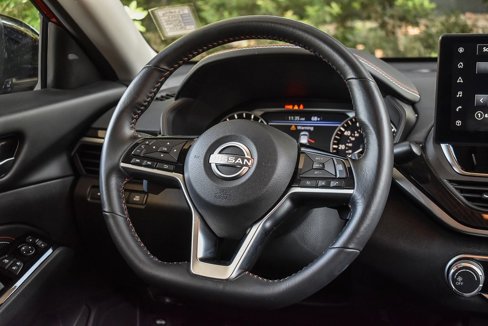 Used 2023 Nissan Altima 2.5 SR w/ SR Premium Package image 14