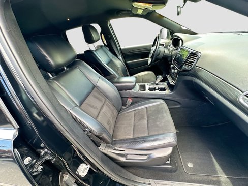 Used 2021 Jeep Grand Cherokee Laredo X image 33