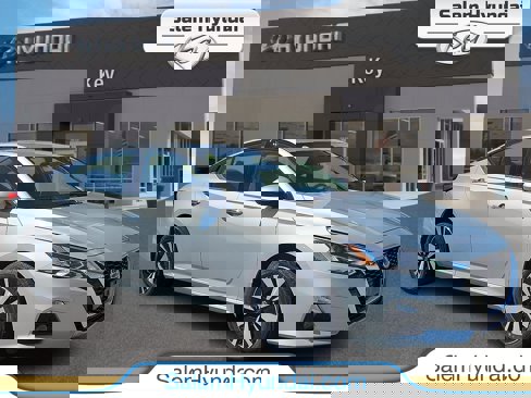 Used 2020 Nissan Altima 2.5 SV image 1