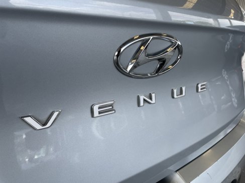 Used 2020 Hyundai Venue SE image 45