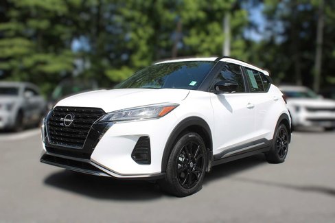 Used 2022 Nissan Kicks SR image 3