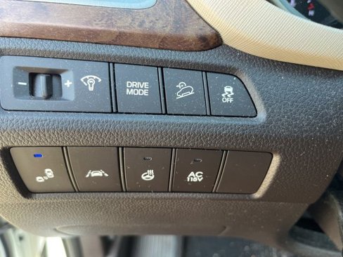 Used 2018 Hyundai Santa Fe Limited image 14