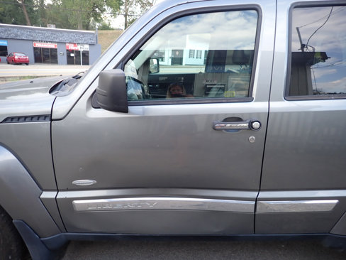 Used 2012 Jeep Liberty Sport image 21