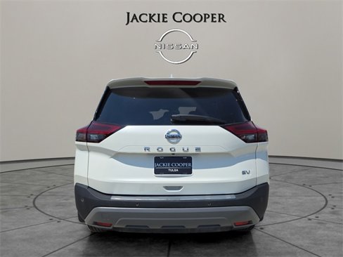 Used 2021 Nissan Rogue SV image 4