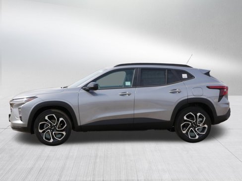 New 2026 Chevrolet Trax RS image 2
