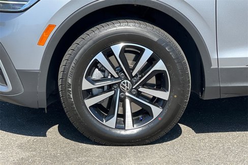 Used 2022 Volkswagen Tiguan S image 13