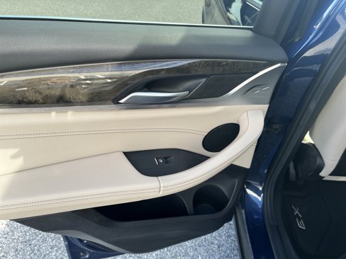 Used 2019 BMW X3 sDrive30i w/ Premium Package image 16