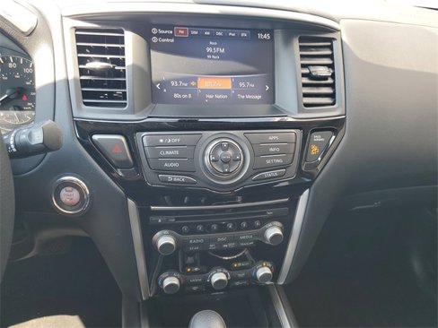 Used 2019 Nissan Pathfinder S image 13