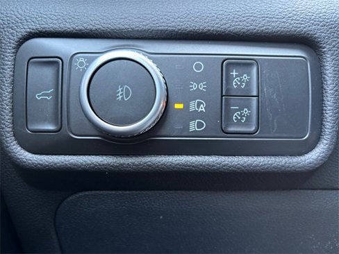 Used 2022 Ford Explorer XLT w/ Equipment Group 202A image 17