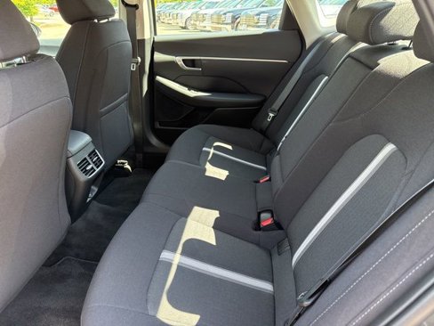 Certified 2023 Hyundai Sonata SEL w/ Convenience Package image 18