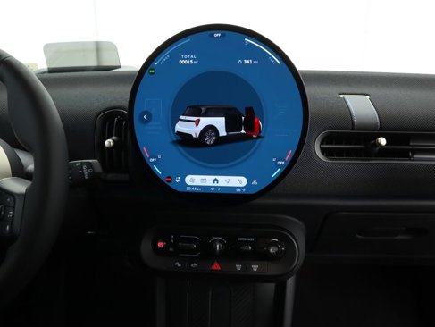 Used 2025 MINI Cooper 2-Door Hardtop image 15