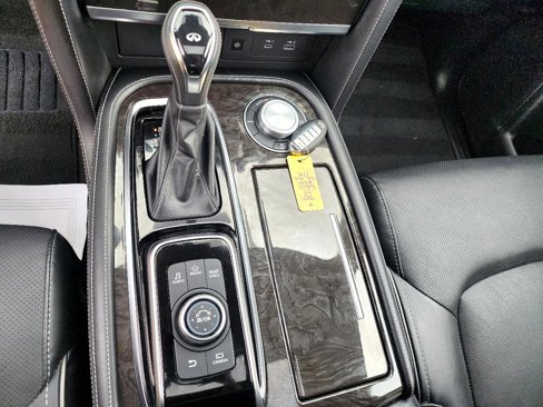 Used 2024 INFINITI QX80 Luxe image 18