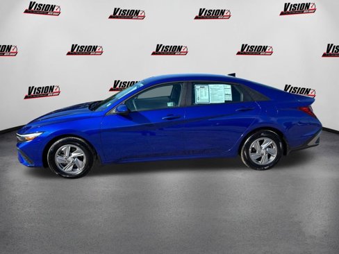Certified 2024 Hyundai Elantra SE image 8