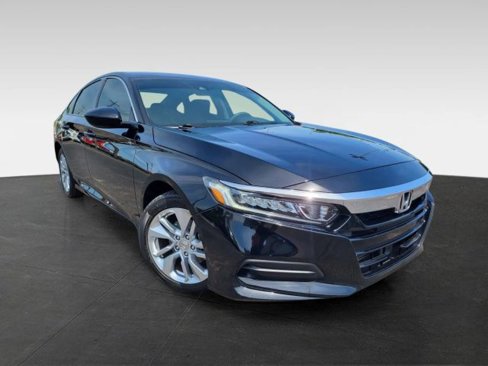 Used 2018 Honda Accord LX image 2
