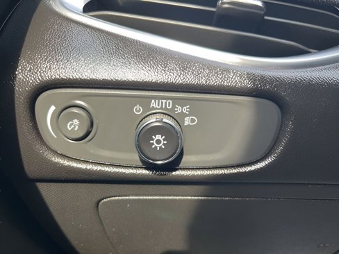 Used 2024 Chevrolet Malibu LT image 24