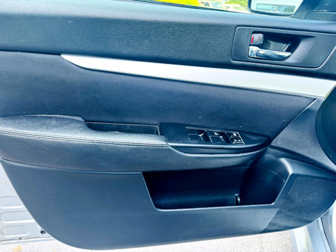 Used 2012 Subaru Legacy 2.5i image 9