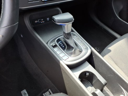 Used 2025 Hyundai Kona SEL image 16