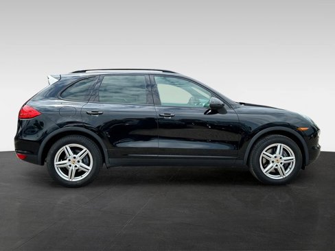 Used 2014 Porsche Cayenne Platinum Edition image 8