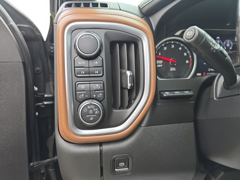 Used 2019 Chevrolet Silverado 1500 High Country w/ Technology Package image 20