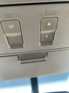 Used 2011 Toyota Tundra Limited image 32