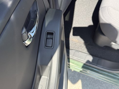 New 2025 Nissan Frontier SV w/ Tailgate Accent Package image 32