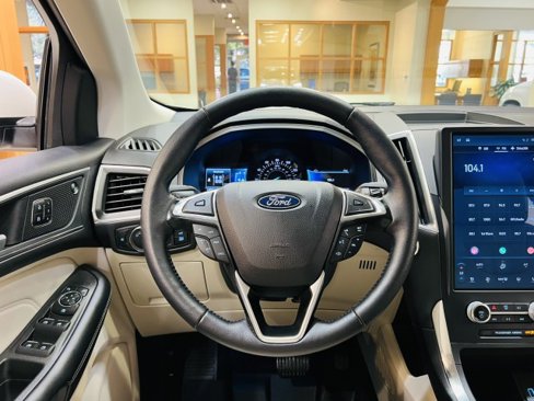 Used 2023 Ford Edge Titanium image 8