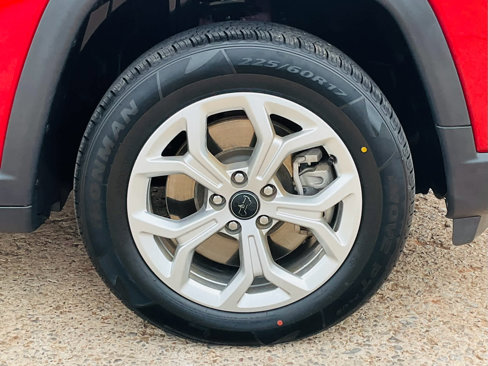Used 2025 Jeep Compass Sport image 10