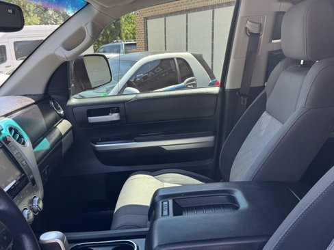 Used 2016 Toyota Tundra SR5 image 24