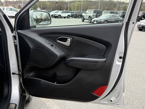 Used 2012 Hyundai Tucson Limited image 33
