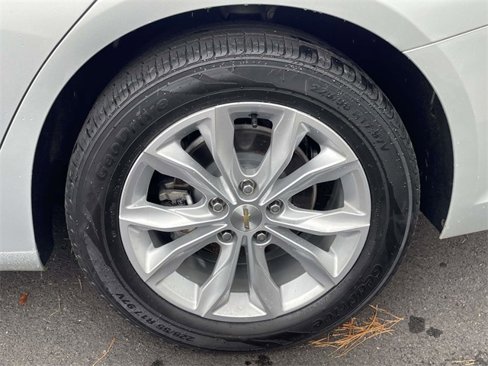 Used 2022 Chevrolet Malibu LT image 24