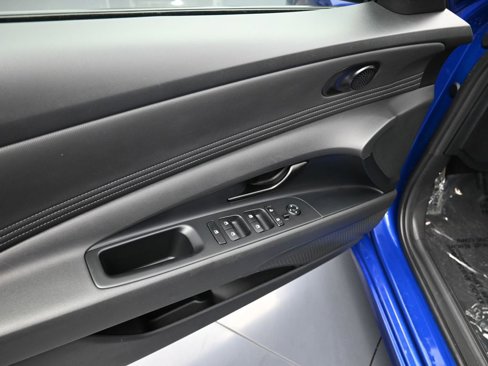 Certified 2025 Hyundai Elantra Sport image 13