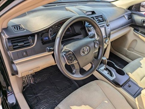 Used 2014 Toyota Camry LE image 18