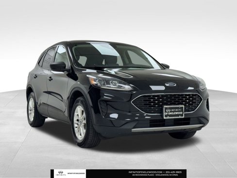 Used 2022 Ford Escape SE image 1