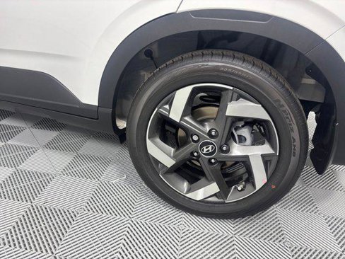 New 2025 Hyundai Venue SEL image 11