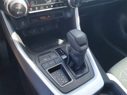 Used 2021 Toyota RAV4 XLE image 30