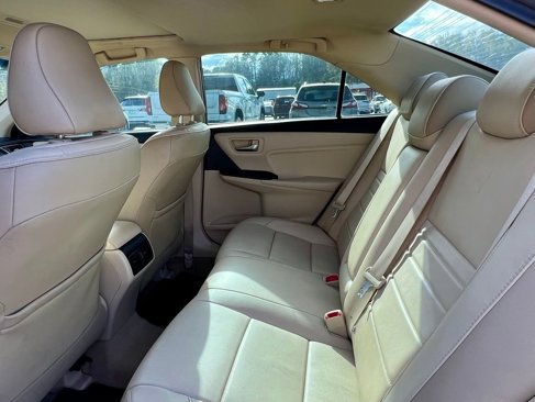Used 2017 Toyota Camry XLE image 5