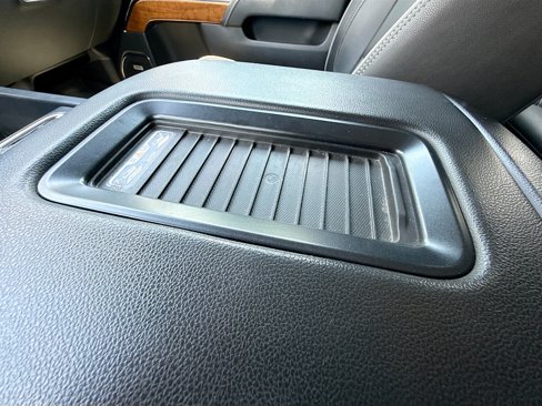 Used 2018 Chevrolet Silverado 1500 High Country image 42