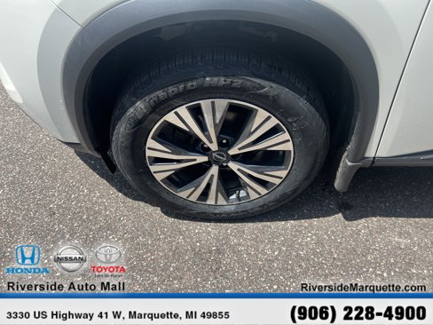 Used 2022 Nissan Rogue SV image 11