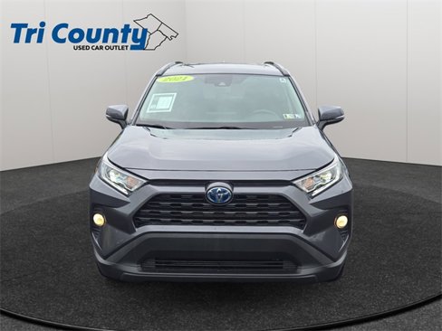 Used 2021 Toyota RAV4 XLE image 2