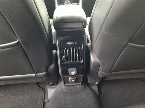 Used 2024 Jeep Compass Latitude image 12