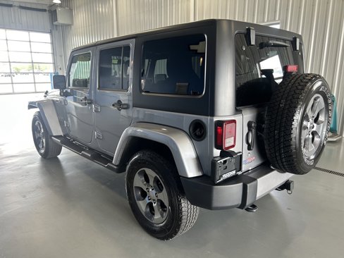 Used 2018 Jeep Wrangler Unlimited Sahara image 4